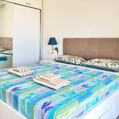 Veranda Sea View Apartment *