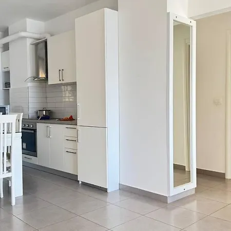 Veranda Sea View Apartment *